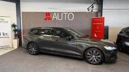 Brugt Volvo V60 R-Design 197 HK (144 kW) 2021 Sortmetal Stationcar
