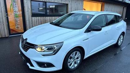 Hvid Brugt 2020 Renault Mégane Zen Stationcar | 89.900 kr.