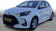 Hvid Brugt 2023 Toyota Yaris Hybrid Active Hatchback | 129.900 kr.
