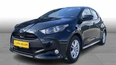 Sortmetal Brugt 2023 Toyota Yaris Hybrid Active Hatchback | 134.900 kr.