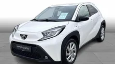 Pure white Brugt 2022 Toyota Aygo Active Hatchback | 119.900 kr. (Fair pris)