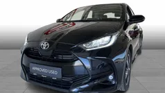 209 night sky black Brugt 2024 Toyota Yaris Active Hatchback | 200.000 kr. (Fair pris)