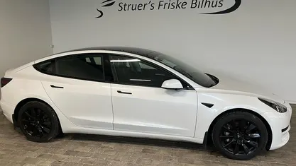 Brugt Tesla Model 3 Standard Range Plus 239 kW (325 HK) 2021 Ikke angivet Sedan