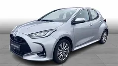 Shimmering silver Brugt 2022 Toyota Yaris Active Hatchback | 179.900 kr. (Fair pris)