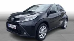 209 night sky black Ny 2025 Toyota Aygo Active Hatchback | 164.900 kr. (Fair pris)