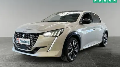 Hvid Brugt 2022 Peugeot e-208 GT Hatchback | 157.500 kr. (Fair pris)