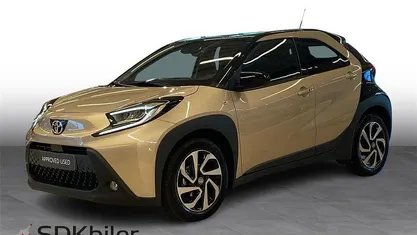 Ginger beige/night sky b Brugt 2025 Toyota Aygo X Pulse SUV | 174.900 kr. (Fair pris)