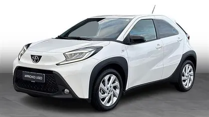 Pure white Brugt 2025 Toyota Aygo X Active SUV | 149.900 kr. (Fair pris)