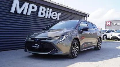 Grønmetal Brugt 2022 Toyota Corolla Active Stationcar | 194.700 kr. (God pris)