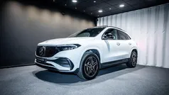 Farve: hvid Brugt 2025 Mercedes EQA250+ AMG SUV | 379.900 kr. (Fair pris)