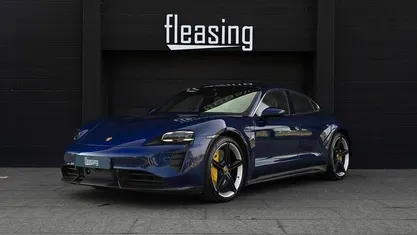 Mørkblåmetal Brugt 2021 Porsche Taycan Turbo S Performance Package Sedan | 5.199 kr.