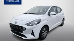 Hvid Brugt 2021 Hyundai i10 Essential Hatchback | 109.600 kr. (Fair pris)