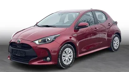 Rødmetal Brugt 2020 Toyota Yaris Hybrid H3 Hatchback | 158.900 kr. (Fair pris)