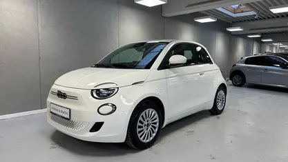 Hvid Brugt 2023 Fiat 500e Icon Hatchback | 121.100 kr. (Fair pris)