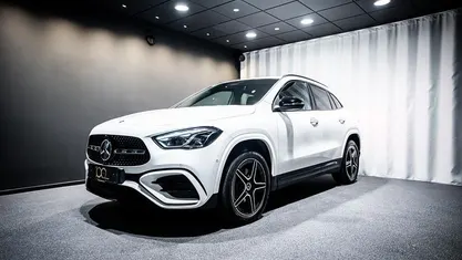 Farve: hvid Brugt 2023 Mercedes GLA250 Premium SUV | 429.900 kr.