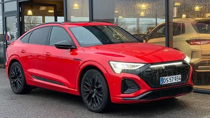 Brugt Audi Q8 e-tron Black Edition 300 kW (408 HK) 2023 Rødmetal SUV