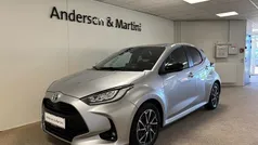 Brugt 2023 Toyota Yaris Hybrid Style Hatchback | 218.800 kr. (Fair pris)