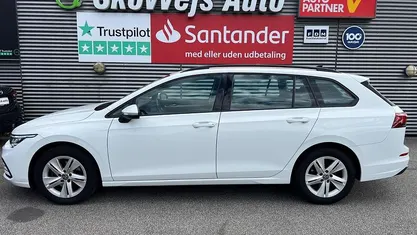 Brugt VW Golf VIII Life 130 HK (95 kW) 2021 Hvid Stationcar