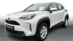 089 platinum white pearl Brugt 2022 Toyota Yaris Cross Active SUV | 224.900 kr. (Fair pris)