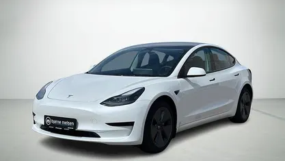 Hvid Brugt 2022 Tesla Model 3 Standard Range Sedan | 194.900 kr. (Fair pris)