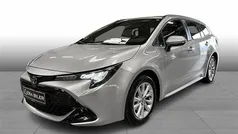 Sølvmetal Brugt 2024 Toyota Corolla Active Stationcar | 279.900 kr. (Fair pris)