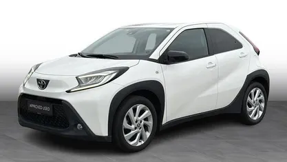 Hvid Brugt 2022 Toyota Aygo X Active SUV | 137.900 kr. (Fair pris)