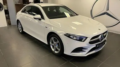 Hvid Brugt 2021 Mercedes A250 AMG line Sedan | 249.900 kr. (Super pris)