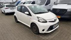 Hvid Brugt 2012 Toyota Aygo T2 Hatchback | 29.900 kr. (God pris)