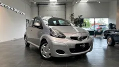 Sølvmetal Brugt 2012 Toyota Aygo Hatchback | 29.799 kr. (Fair pris)
