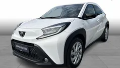 Pure white Brugt 2024 Toyota Aygo Active Hatchback | 149.900 kr. (Fair pris)