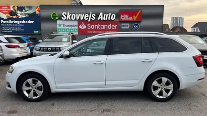 Hvid Brugt 2019 Skoda Octavia Ambition Stationcar | 139.900 kr. (God pris)
