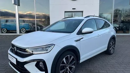 Pure white & grå/titansort/sort/titansort Brugt 2022 VW Taigo R-line SUV | 239.800 kr. (Fair pris)