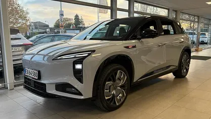 Platinum/obsidian Ny 2025 Hongqi EHS7 SUV | 419.900 kr. (God pris)