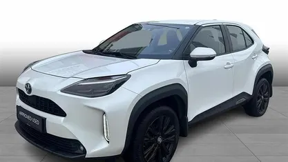 Platinum pearl white Brugt 2022 Toyota Yaris Cross Active SUV | 229.995 kr. (Fair pris)