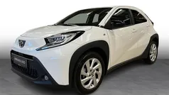 Hvid Brugt 2024 Toyota Aygo Active Hatchback | 144.900 kr. (Fair pris)