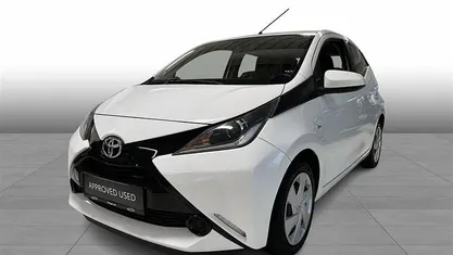 Brugt 2016 Toyota Aygo X-play Hatchback | 69.900 kr. (Fair pris)