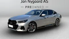 Champagnemetal Brugt 2025 BMW i5 M Sport Sedan | 559.000 kr. (Fair pris)