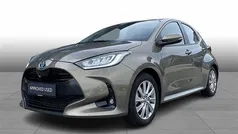 Oxide bronze Brugt 2022 Toyota Yaris Hybrid Active Hatchback | 204.900 kr. (Fair pris)