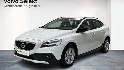 Hvid Brugt 2019 Volvo V40 Dynamic Hatchback | 144.900 kr. (God pris)