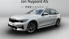 Sølvmetal Brugt 2021 BMW 330e Sport Line Stationcar | 309.000 kr. (Fair pris)