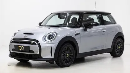 Brugt Mini Cooper SE Classic 135 kW (184 HK) 2023 Farve: sølvmetal Hatchback