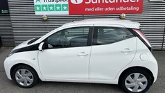Hvid Brugt 2015 Toyota Aygo Hatchback | 59.900 kr. (Fair pris)