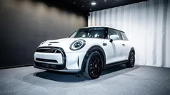 Farve: hvid Brugt 2023 Mini Cooper SE Classic Hatchback | 154.900 kr. (God pris)