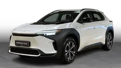 Platinum pearl white Brugt 2025 Toyota bZ4X Executive SUV | 319.900 kr. (Fair pris)