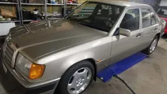 Sølvmetal Brugt 1990 Mercedes E260 Sedan | 159.900 kr.