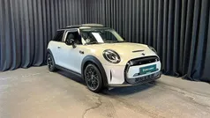 White silver metallic Brugt 2022 Mini Cooper SE Hatchback | 169.900 kr. (Fair pris)