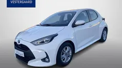 Hvid Brugt 2022 Toyota Yaris Hybrid Active Hatchback | 179.900 kr. (God pris)