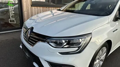 Hvid Brugt 2020 Renault Mégane Zen Stationcar | 89.900 kr.