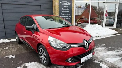 Rødmetal Brugt 2013 Renault Clio IV Expression Hatchback | 49.800 kr. (Fair pris)