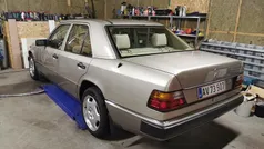 Sølvmetal Brugt 1990 Mercedes E260 Sedan | 149.900 kr.
